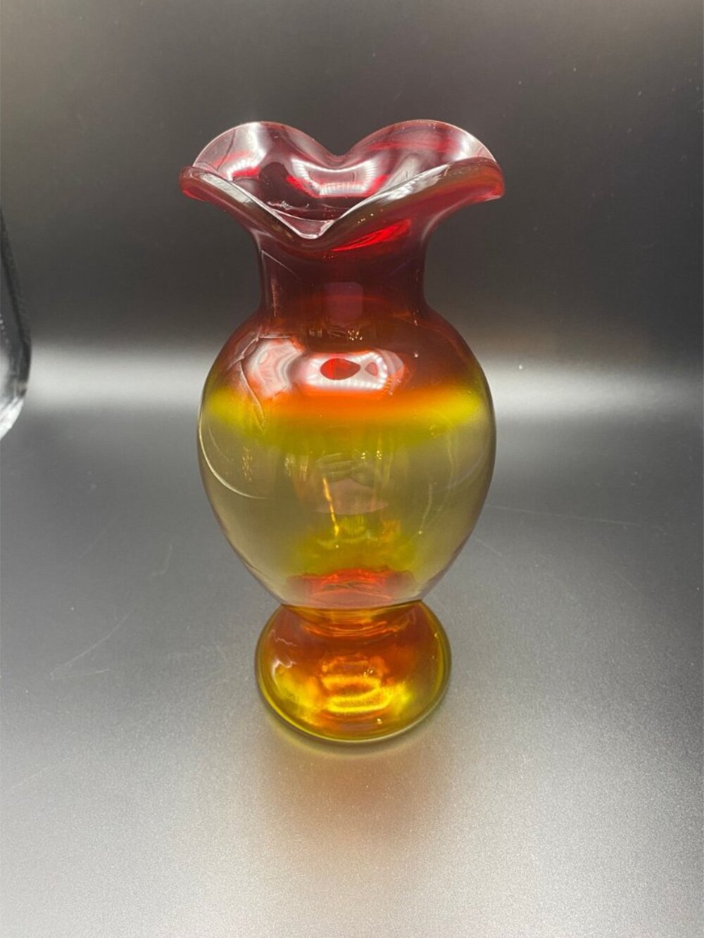 Amberina Vase with Ruffles Rim - Picture 4 of 5